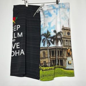 NWOT Men’s Hawaiian Keep calm and live Aloha with king Kamehameha back pocket